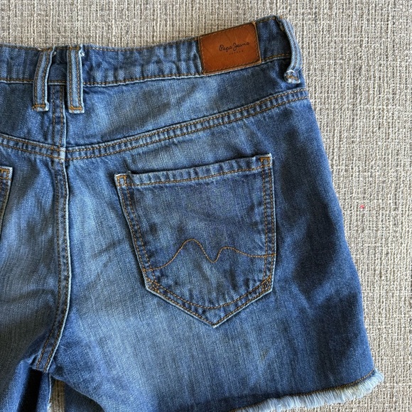 Pepe Jeans Women's Classic Blue Jean Shorts - Picture 5 of 8